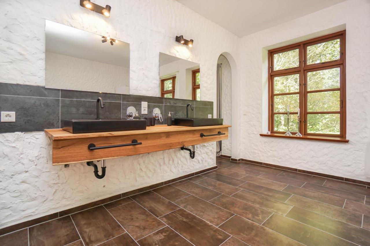 Holiday home Ruhe Unter Reet-haus Mit Sauna, Whirlpool Und Kamin *