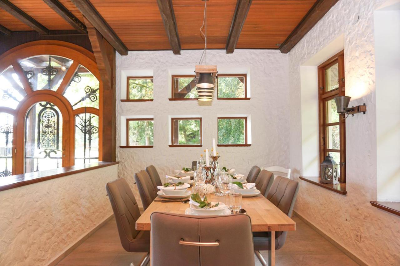 Holiday home Ruhe Unter Reet-haus Mit Sauna, Whirlpool Und Kamin
