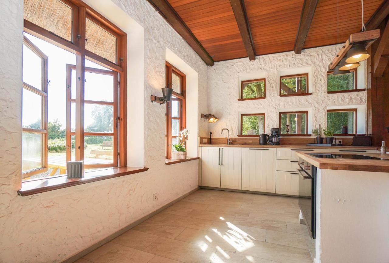 Ruhe Unter Reet-haus Mit Sauna, Whirlpool Und Kamin Gnarrenburg